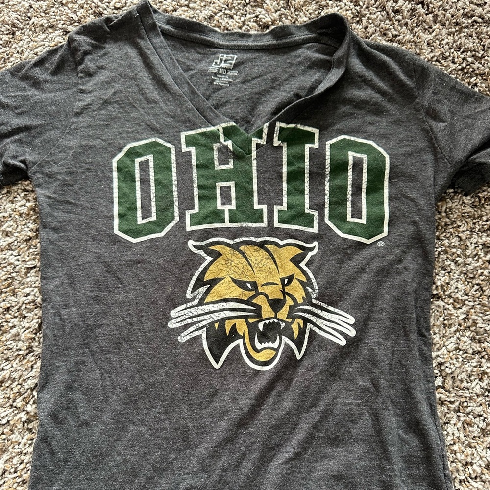 women’s shirt